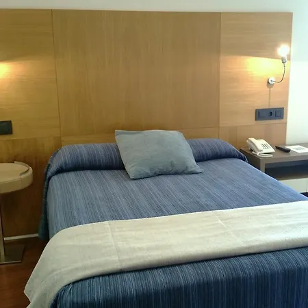 Isla Nova מלון 2*